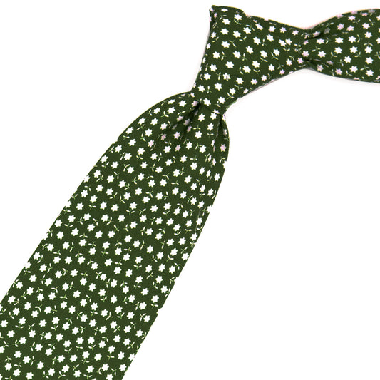 Cravatta verde con fiorellini bianchi