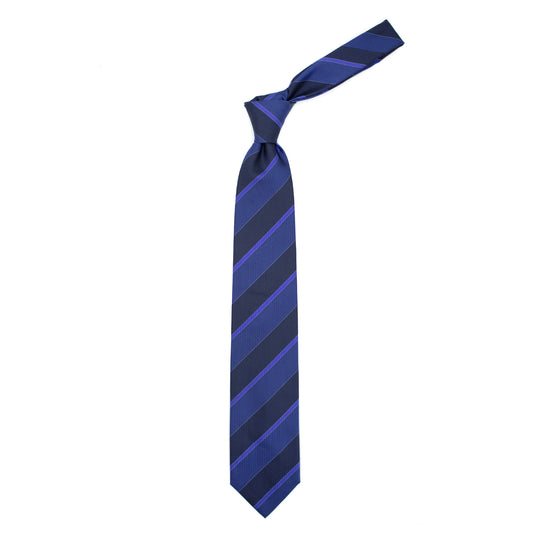 Cravatta blu con righe blu scuro e bluette