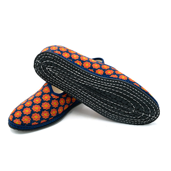 Furlane blu con pattern floreale rosso e bordo blu