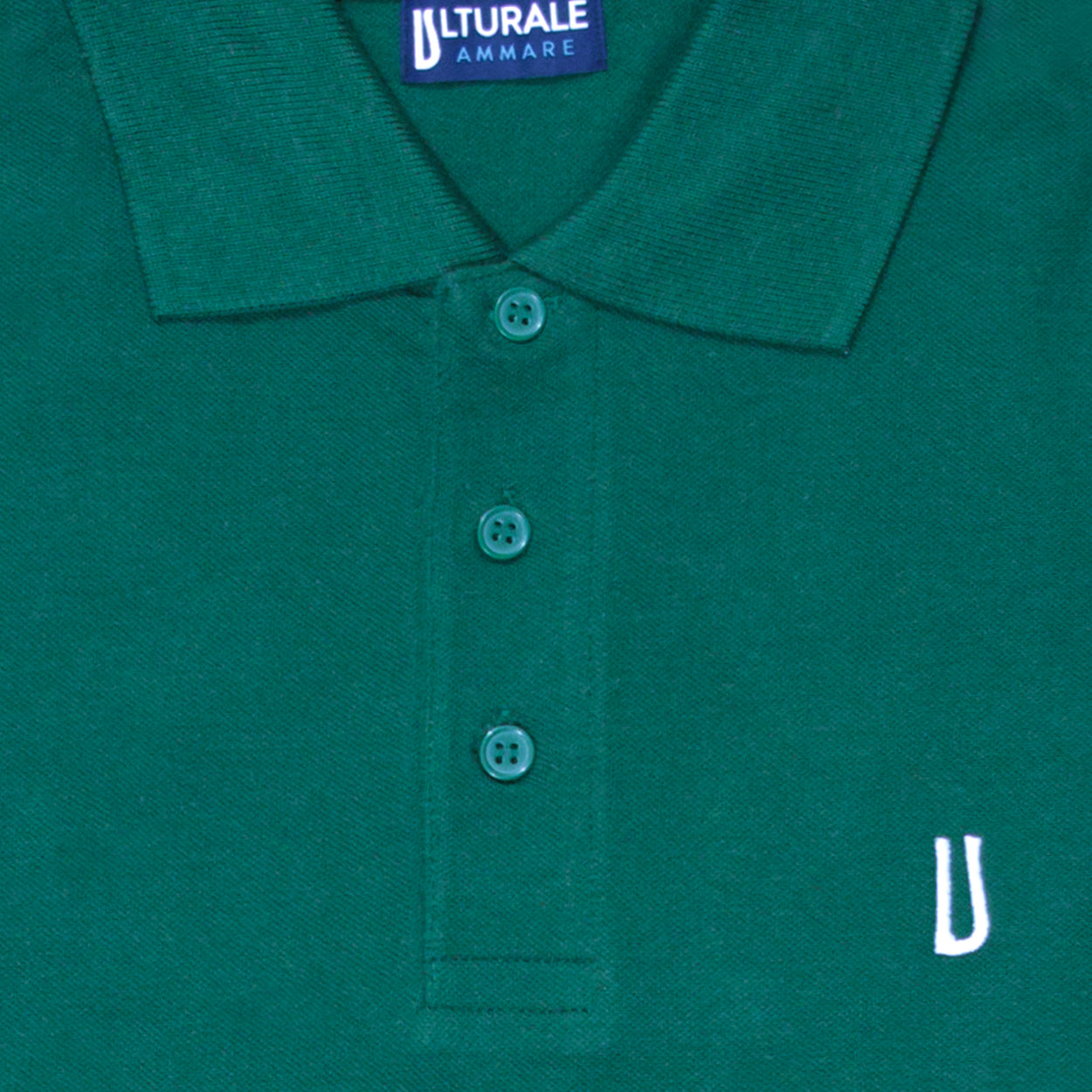 Polo verde con logo Ulturale bianco