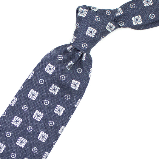 Grey tie with grey and white pattern