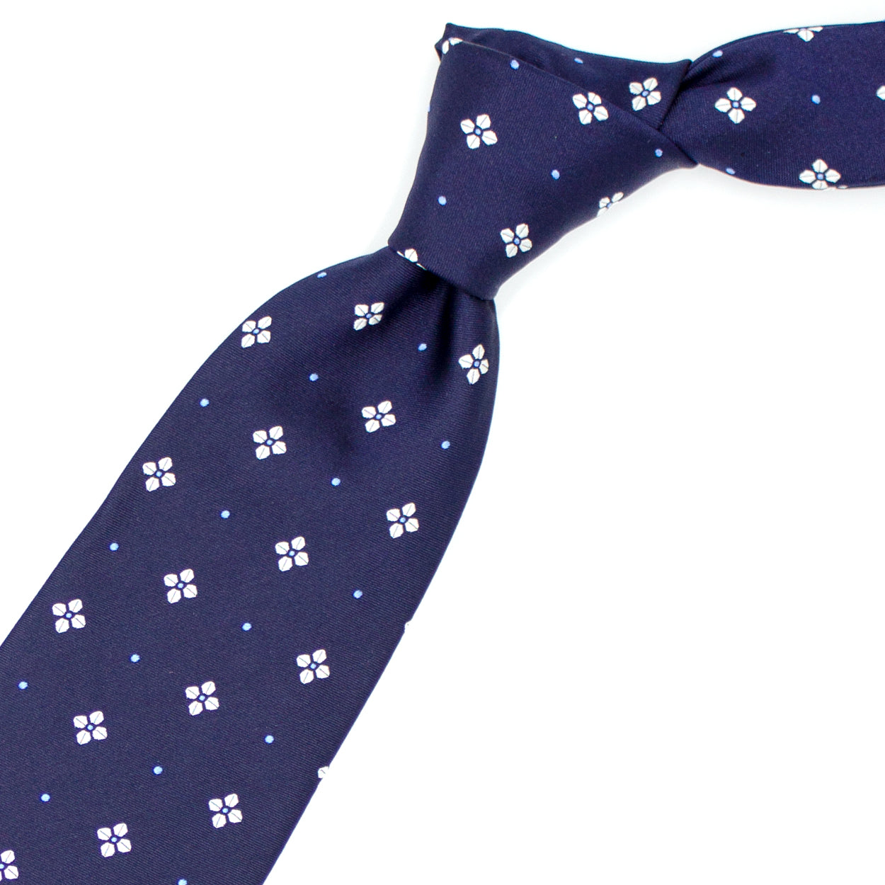 Cravatta blu con fiori bianchi e puntini azzurri