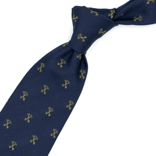 Cravatta blu con chiavi dorate