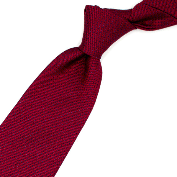 Cravatta rosso scuro con punti a spillo blu