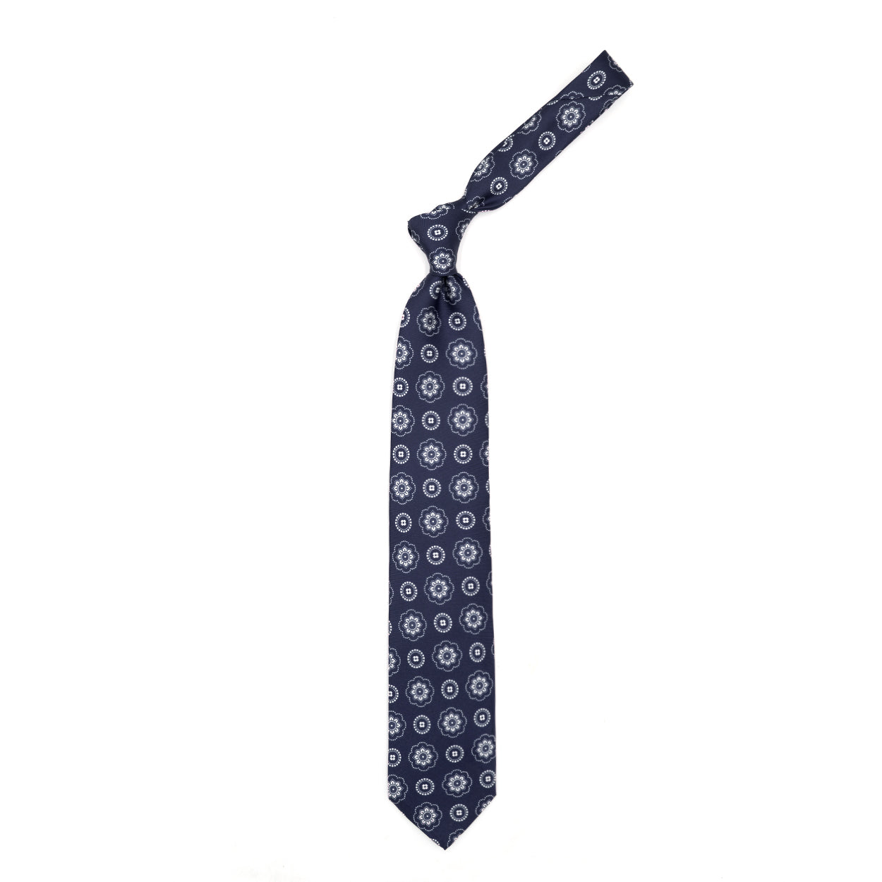 Cravatta blu con fiori bianchi
