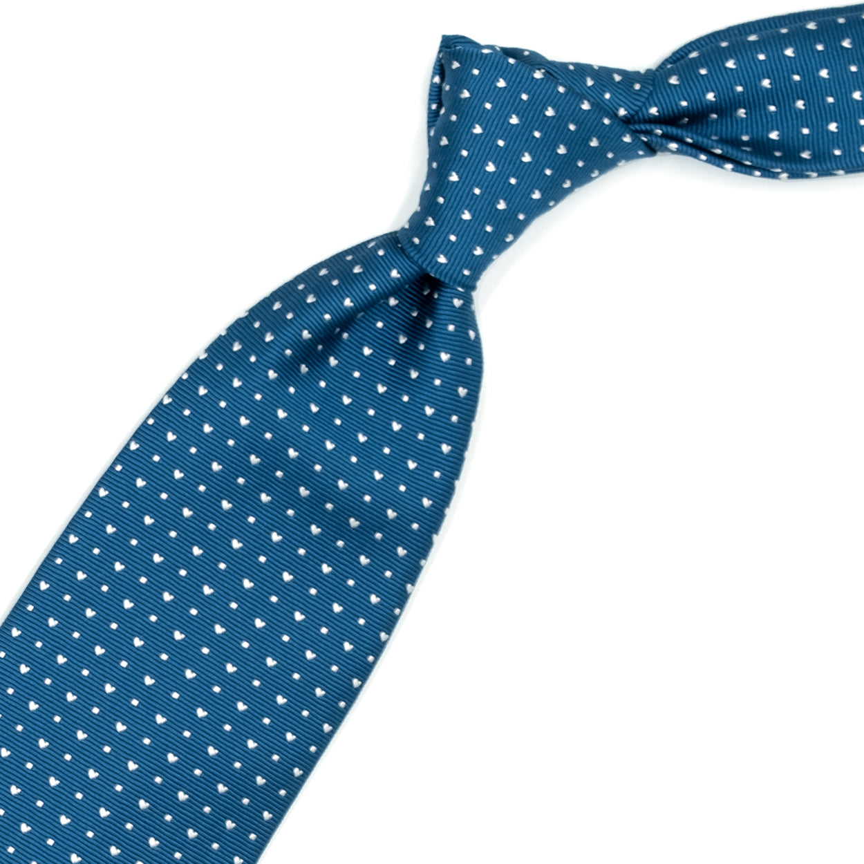 Cravatta azzurra con cuoricini e quadratini bianchi