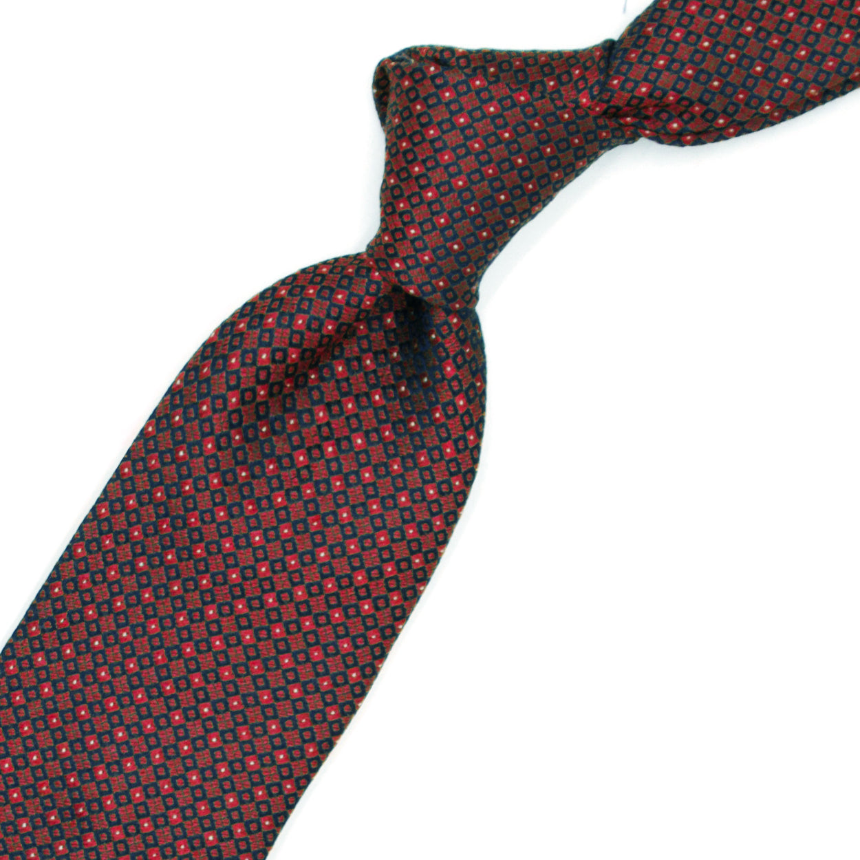 Cravatta bordeaux con quadratini blu e puntini bianchi