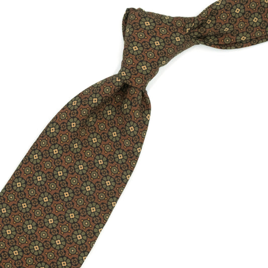 Cravatta ruggine con medaglioni verdi e marroni